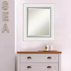 Miroir mural biseauté encadré Eva blanc 22" x 26" — Argent, moderne, aucun assemblage requis