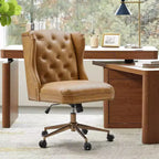 Fauteuil de bureau Chesterfield traditionnel en similicuir Hazel – capitonné, clous décoratifs en bronze, couleur camel