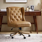 Fauteuil de bureau Chesterfield traditionnel en similicuir Hazel – capitonné, clous décoratifs en bronze, couleur camel