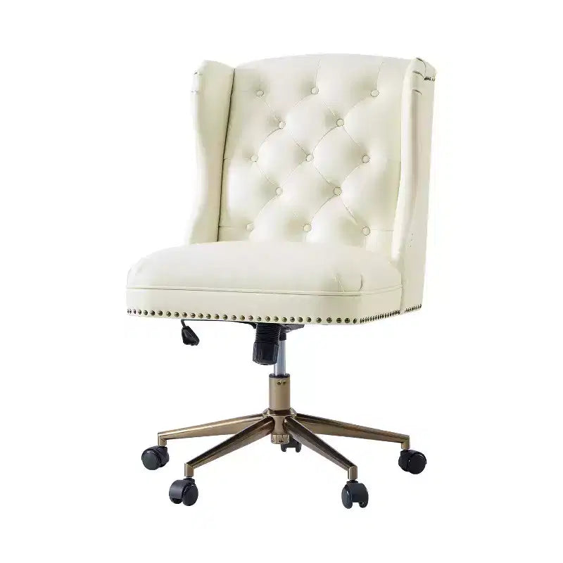 Fauteuil de bureau Chesterfield traditionnel en similicuir Hazel – capitonné, clous décoratifs en bronze, couleur camel