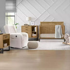 Lit de bébé convertible Newport — Fini chêne naturel, quincaillerie noir mat, certifié ASTM