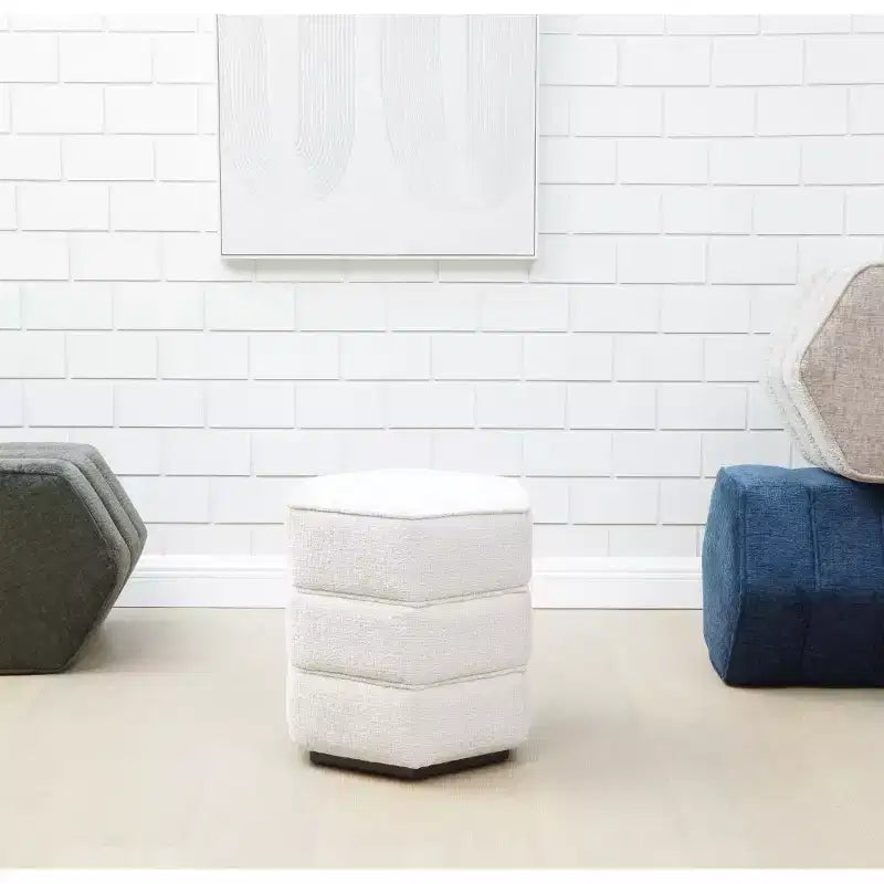 Pouf hexagonal Rosaria Chenille — Structure en bois, polyester, mousse de polyuréthane