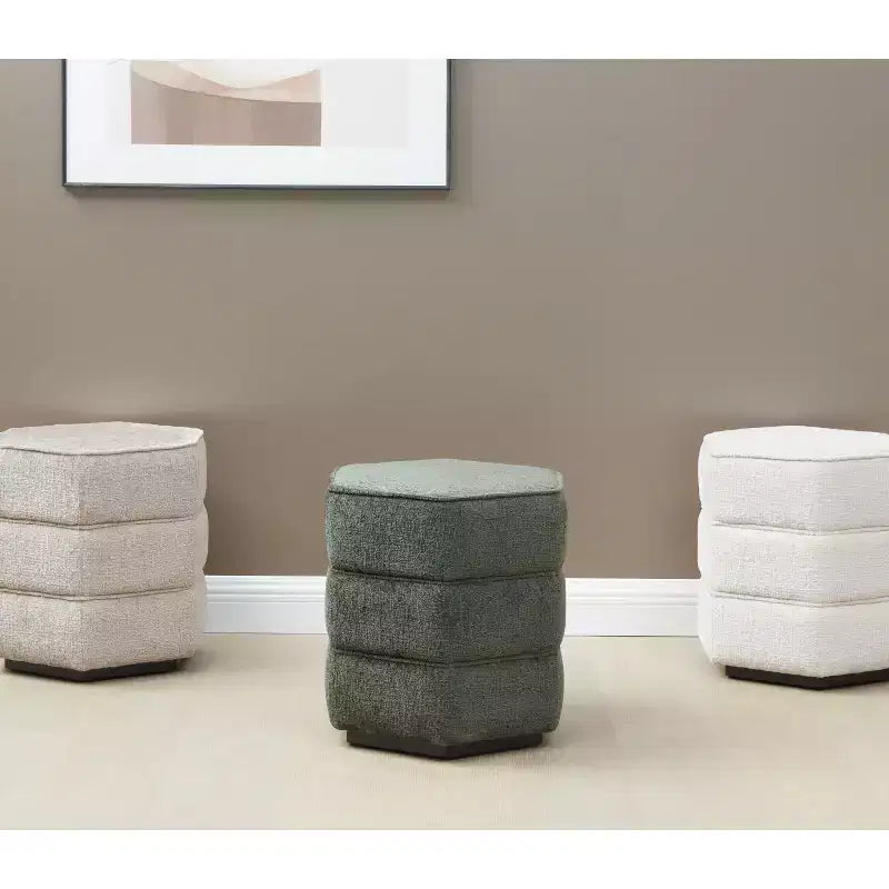 Pouf hexagonal Rosaria Chenille — Structure en bois, polyester, mousse de polyuréthane