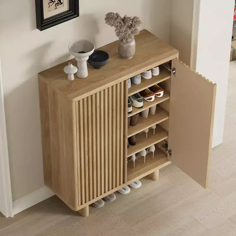 Banc à chaussures de 80 cm avec porte nervurée — Rangement à 5 niveaux, entrée, style moderne